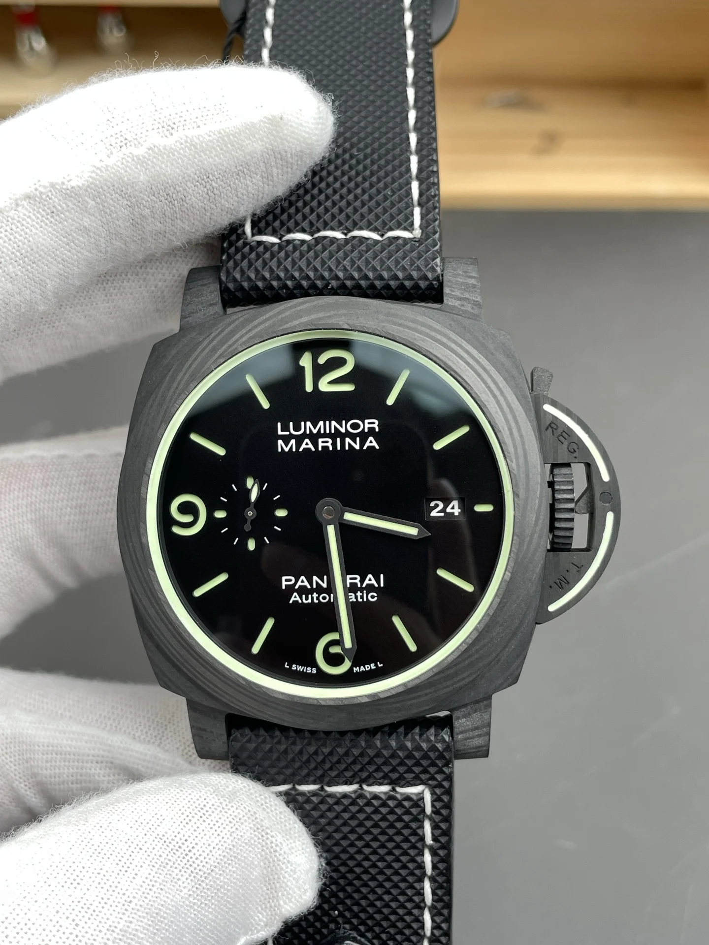 Panerai Carbon PAM01118 44mm — photographed off the sweep