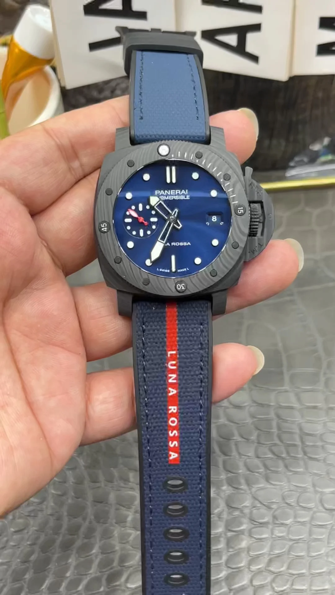 Panerai Carbon PAM01563