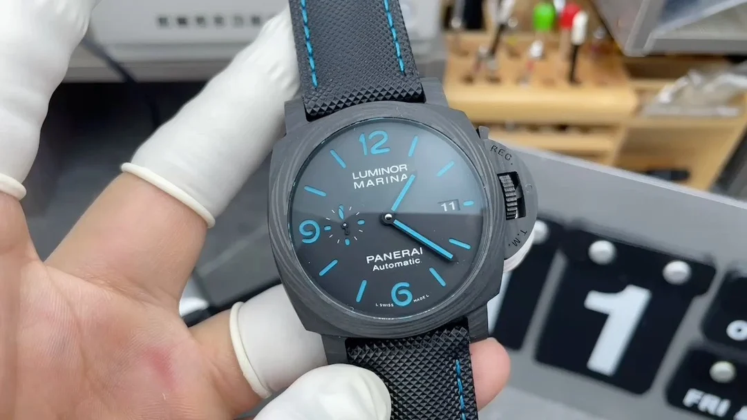Panerai Carbon PAM01616