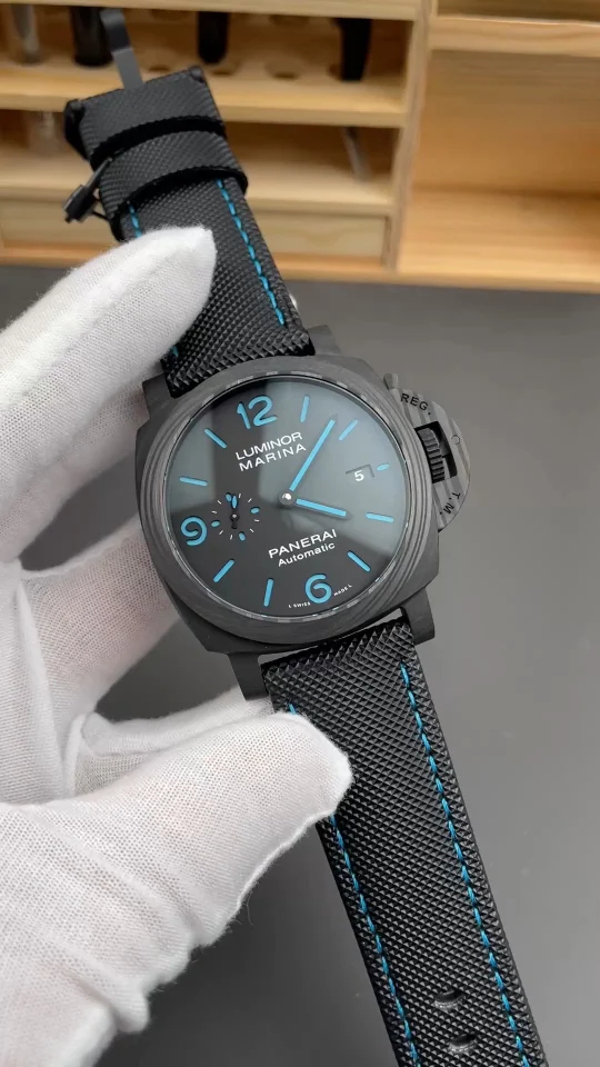 Panerai Carbon PAM01661