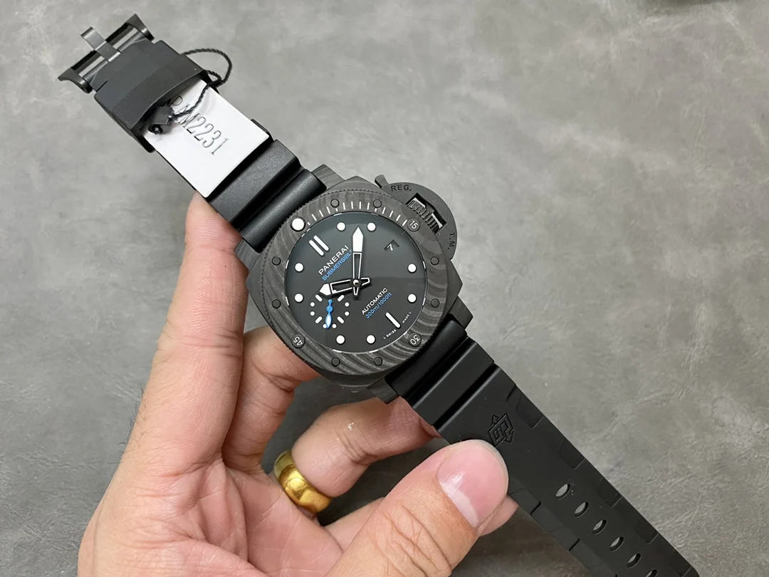 Panerai Carbon PAM02231 42mm — photographed off the sweep