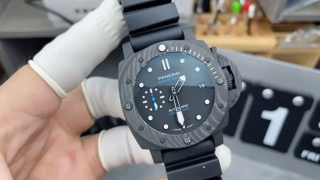 Panerai Carbon PAM02231