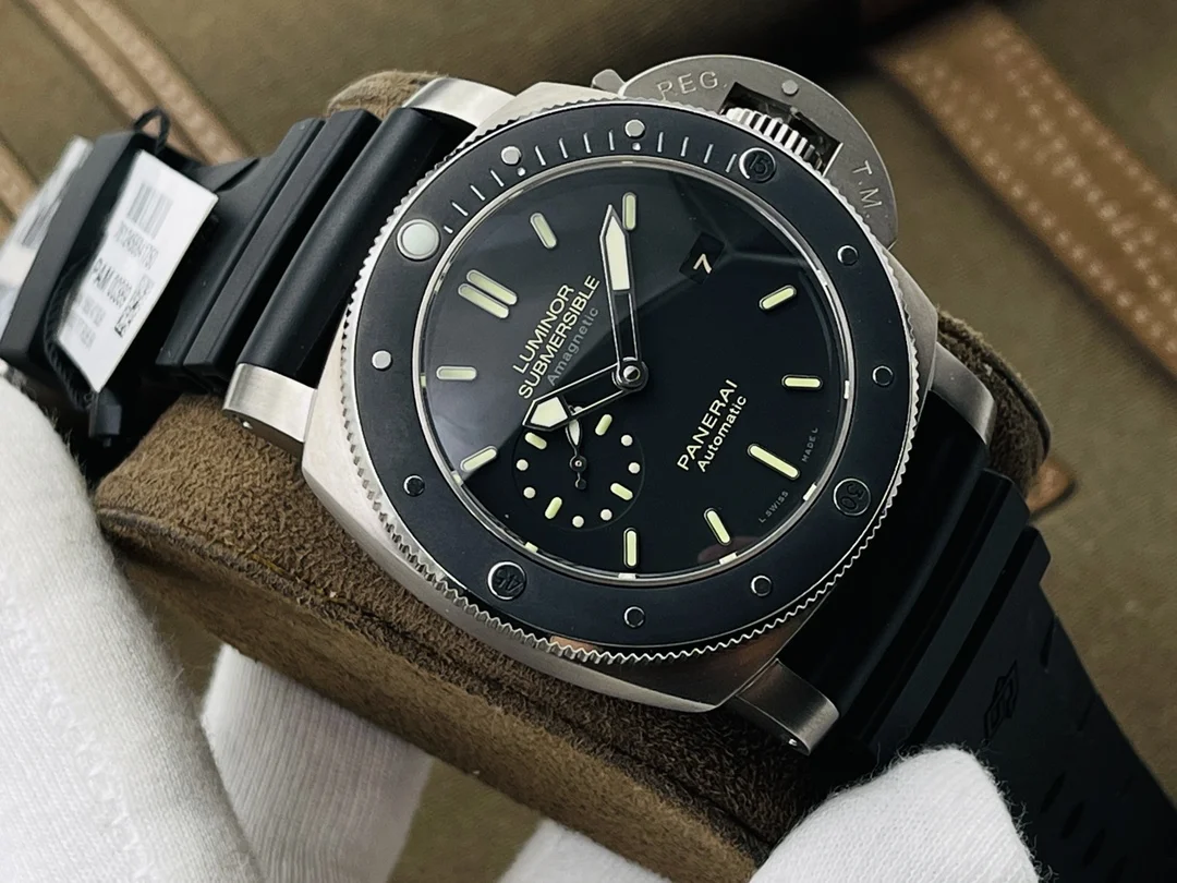 Panerai Ceramic 44mm — photographed off the sweep