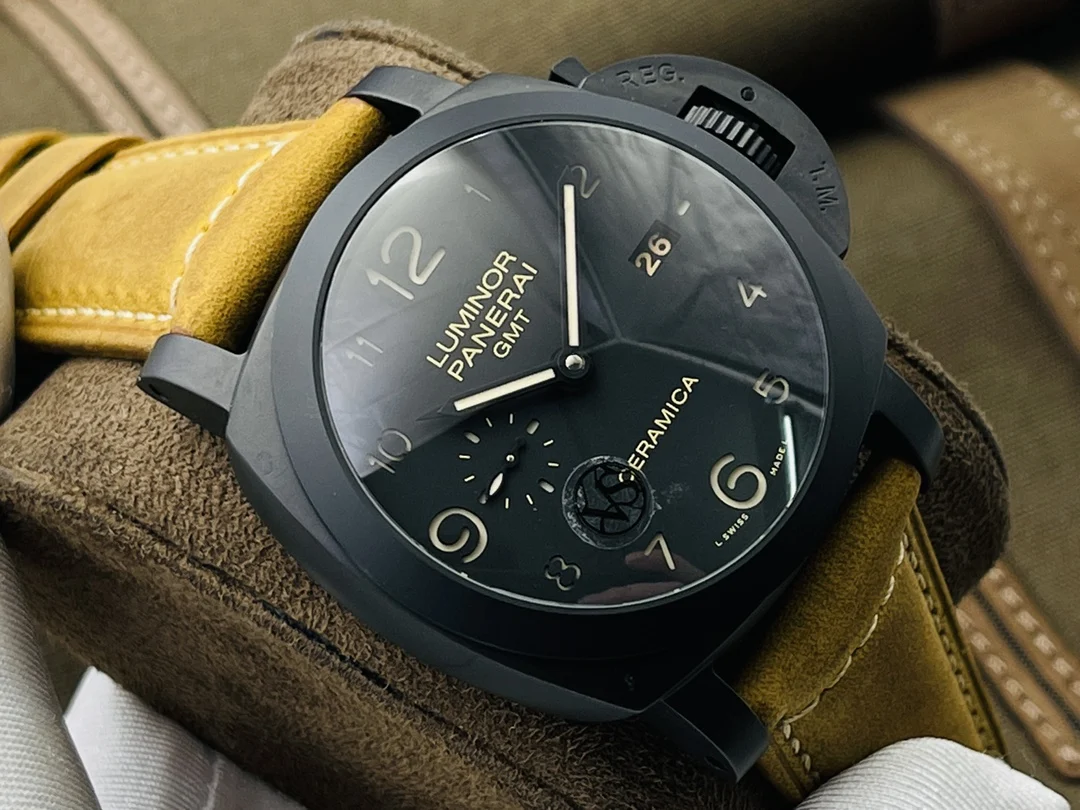 Panerai Ceramic 44mm — photographed off the sweep