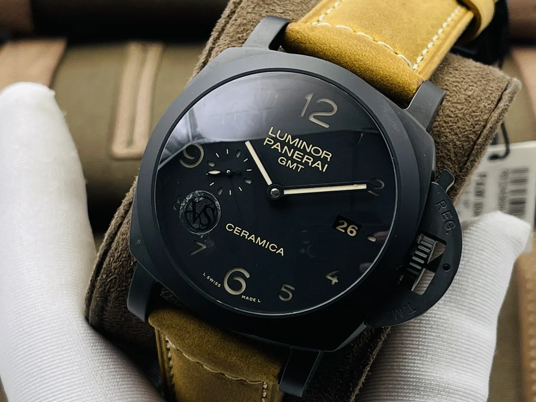 Panerai Ceramic 44mm — photographed off the sweep