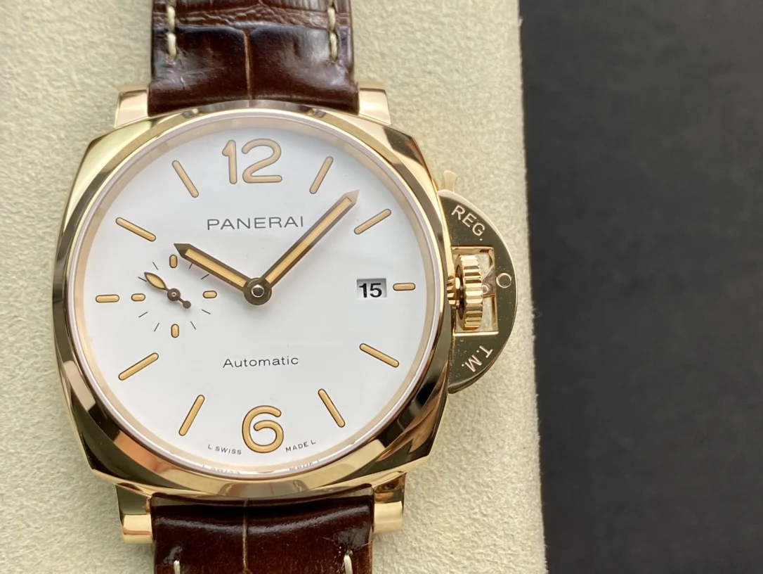 Panerai Luminor Due PAM01042 — photographed off the sweep