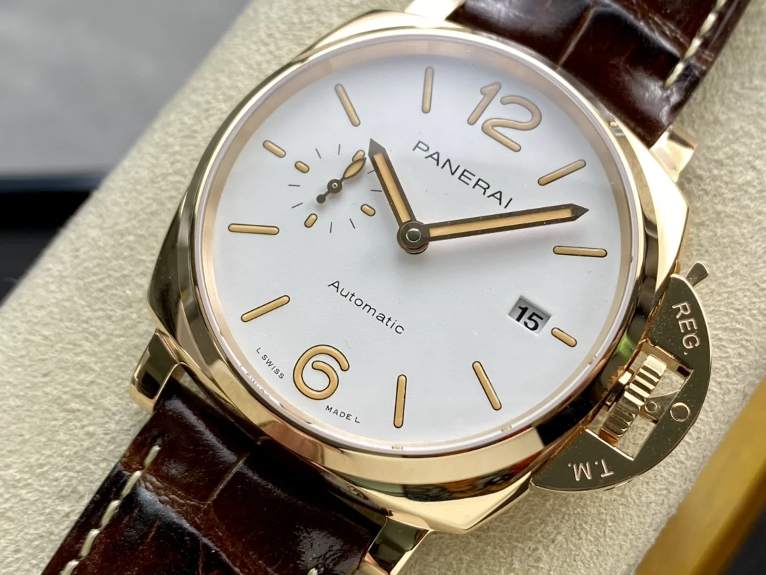 Panerai Luminor Due PAM01042 — photographed off the sweep