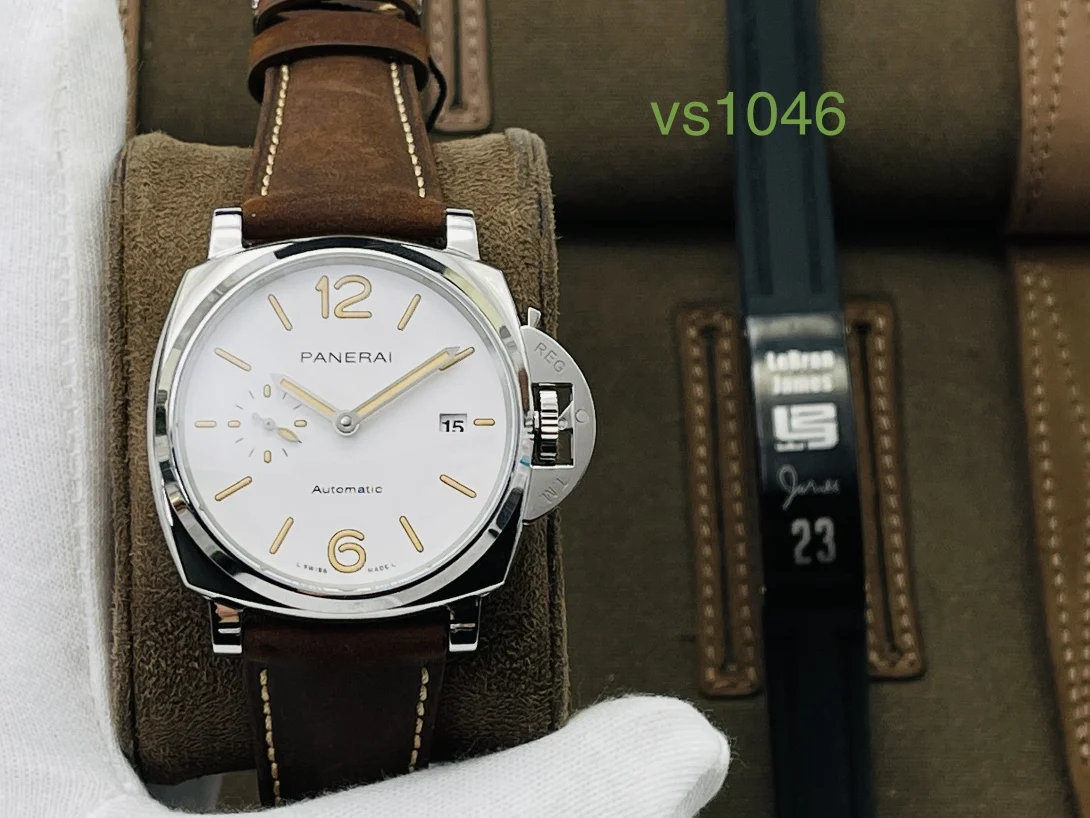 Panerai Luminor Due PAM01046 — photographed off the sweep