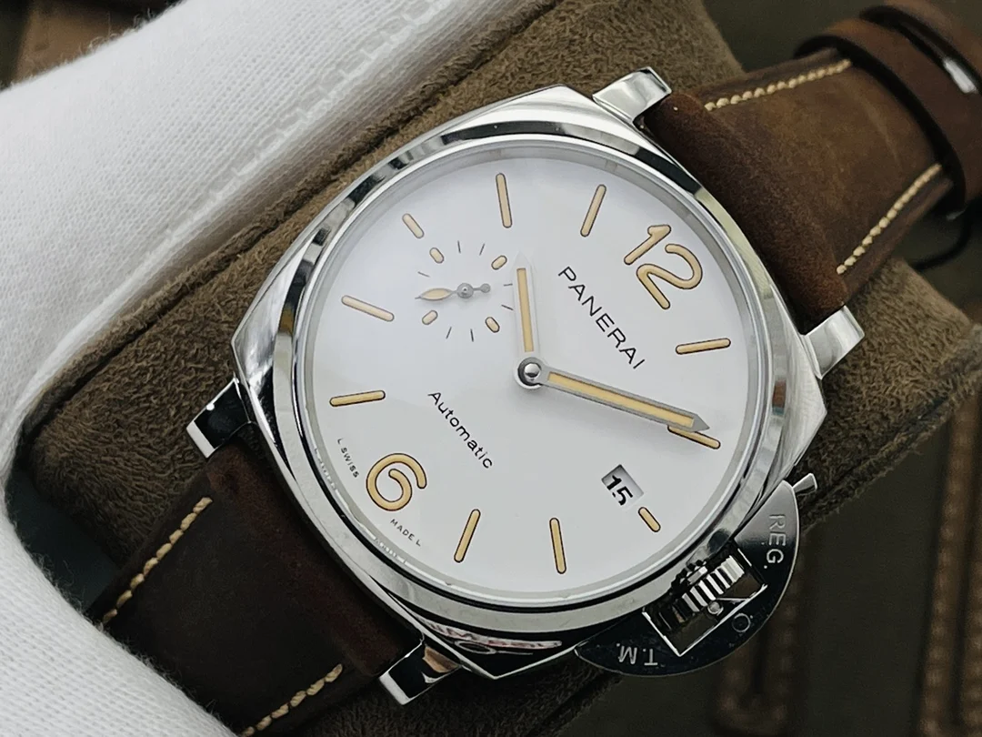 Panerai Luminor Due PAM01046 — photographed off the sweep
