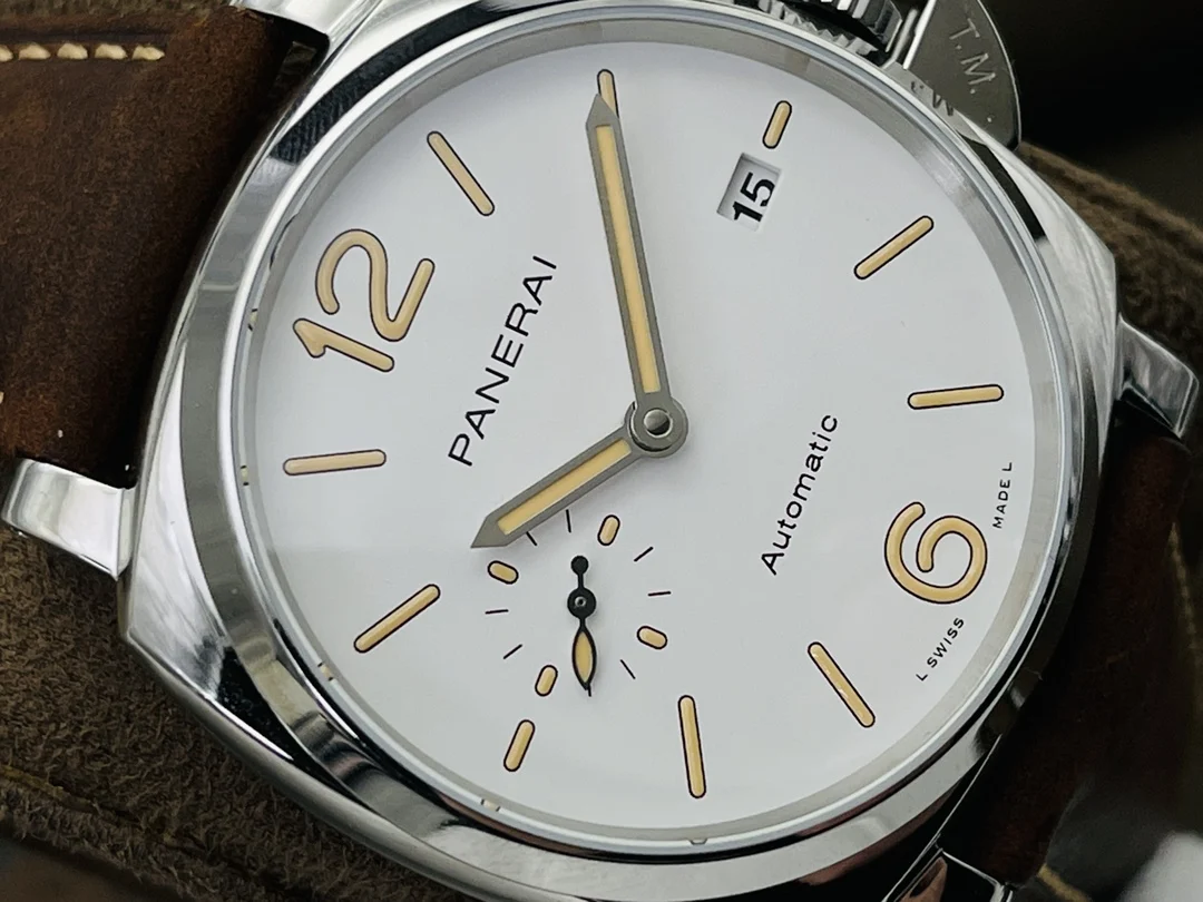 Panerai Luminor Due PAM01046 — photographed off the sweep
