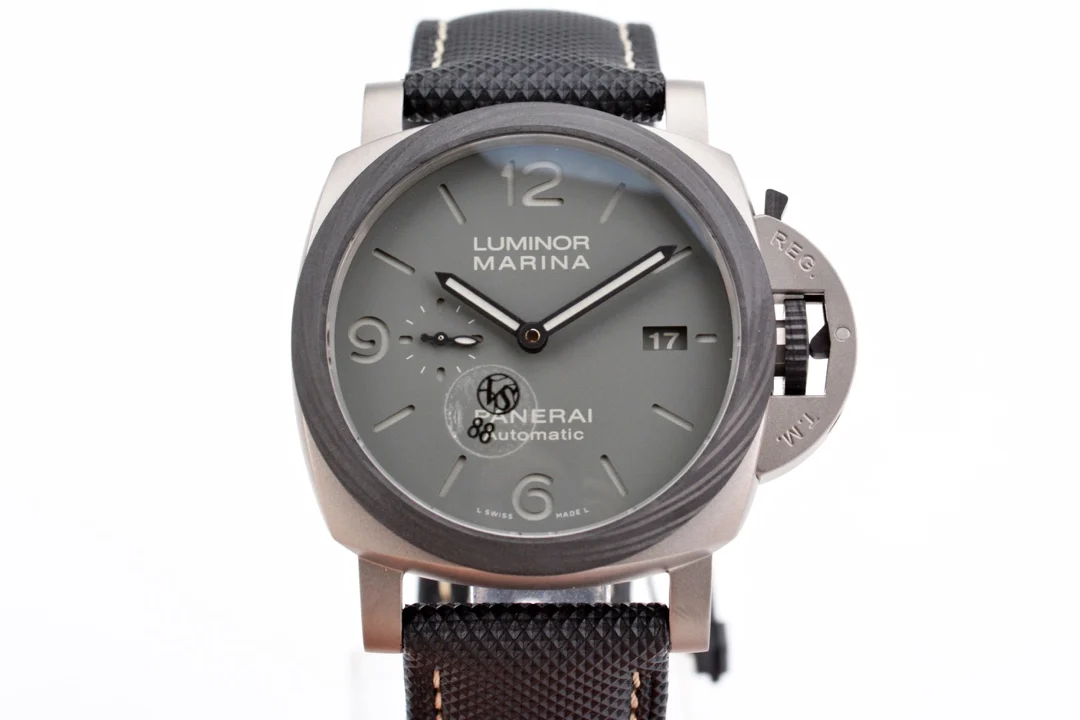 Panerai Luminor Marina Titanium Grey Dial 44mm — detail