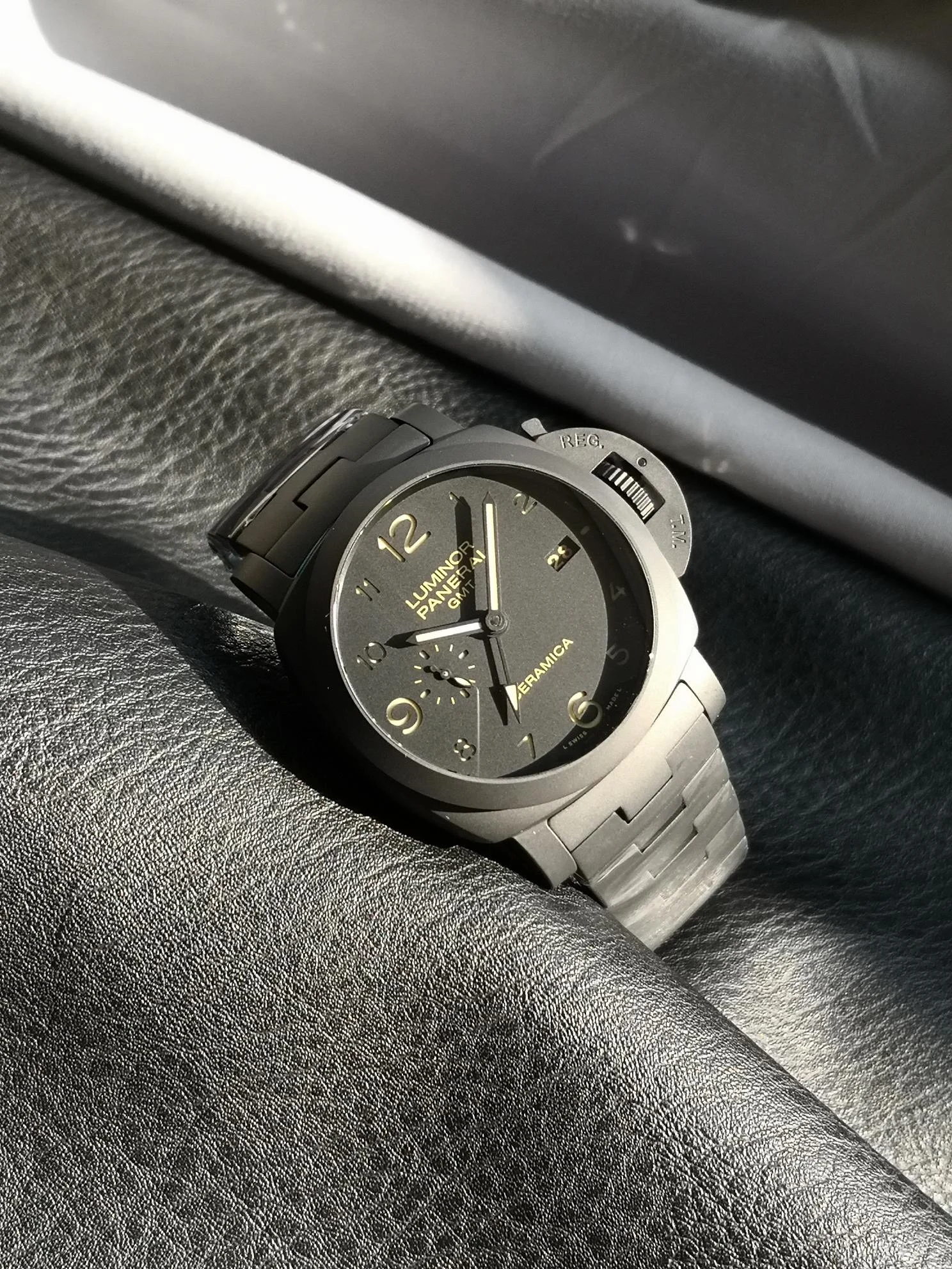 Panerai Luminor PAM00438 — photographed off the sweep
