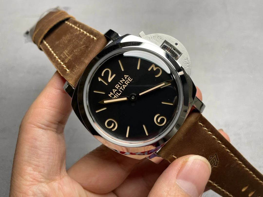 Panerai Luminor PAM00605 — photographed off the sweep