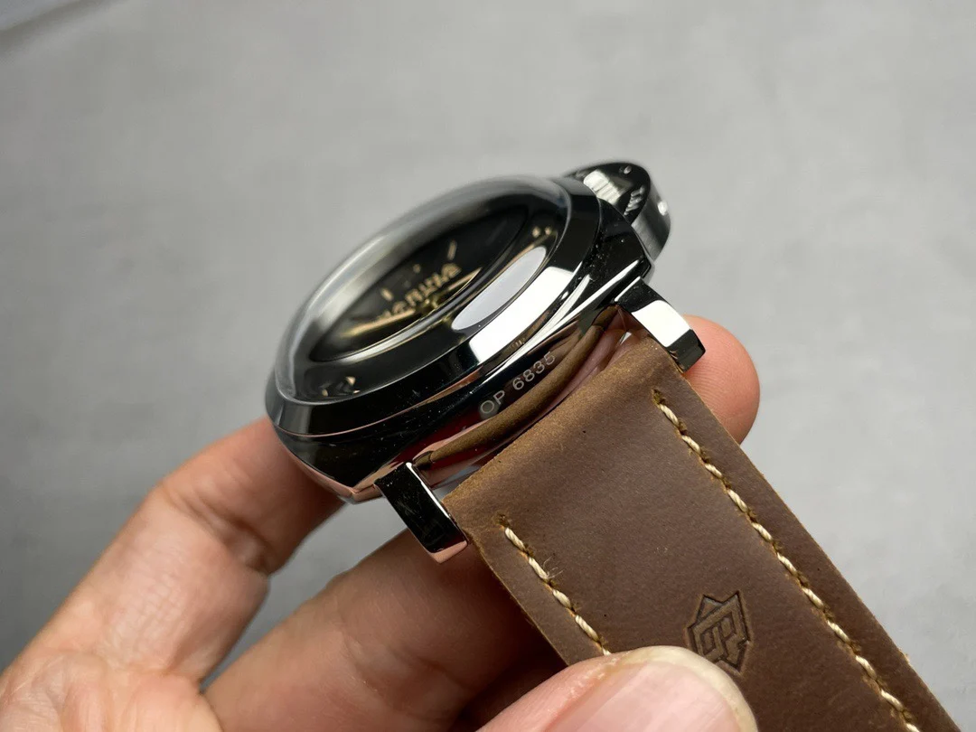 Panerai Luminor PAM00605 — photographed off the sweep