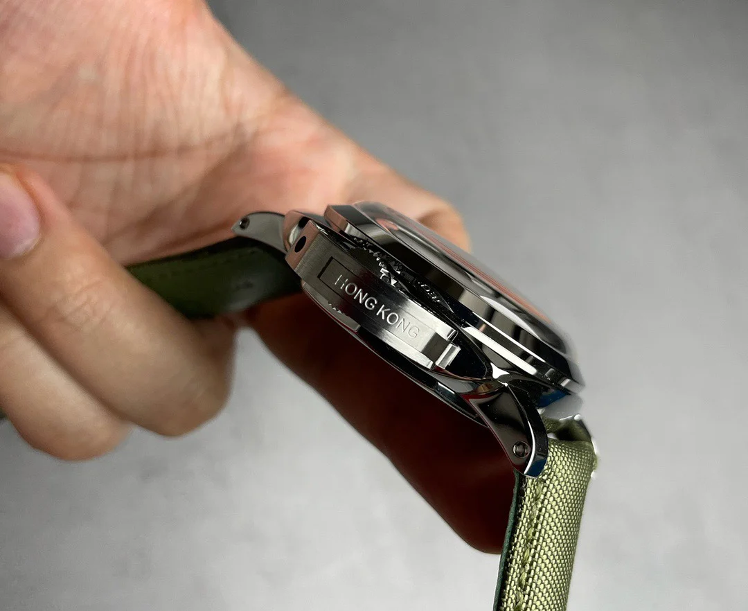 Panerai Luminor PAM00606 — photographed off the sweep