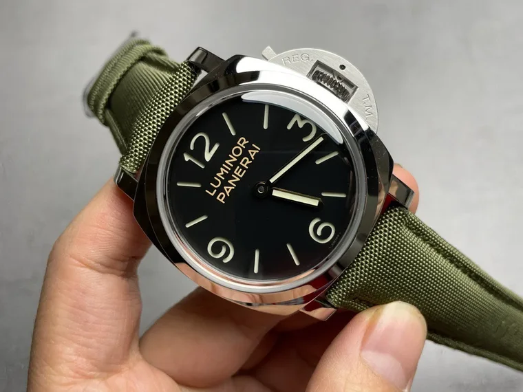 Panerai Luminor PAM00606