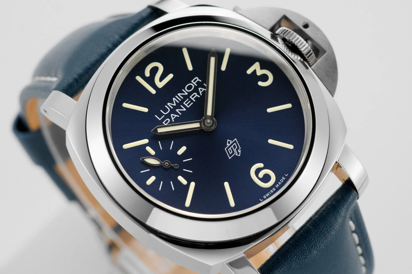 Panerai Luminor PAM01085 — photographed off the sweep