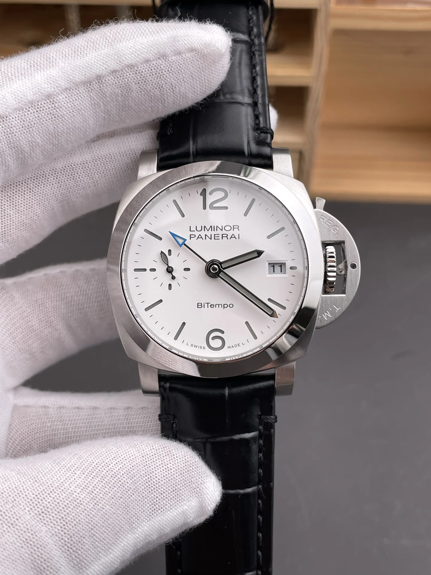 Panerai Luminor PAM01367 40mm