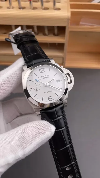 Panerai Luminor PAM01367 40mm