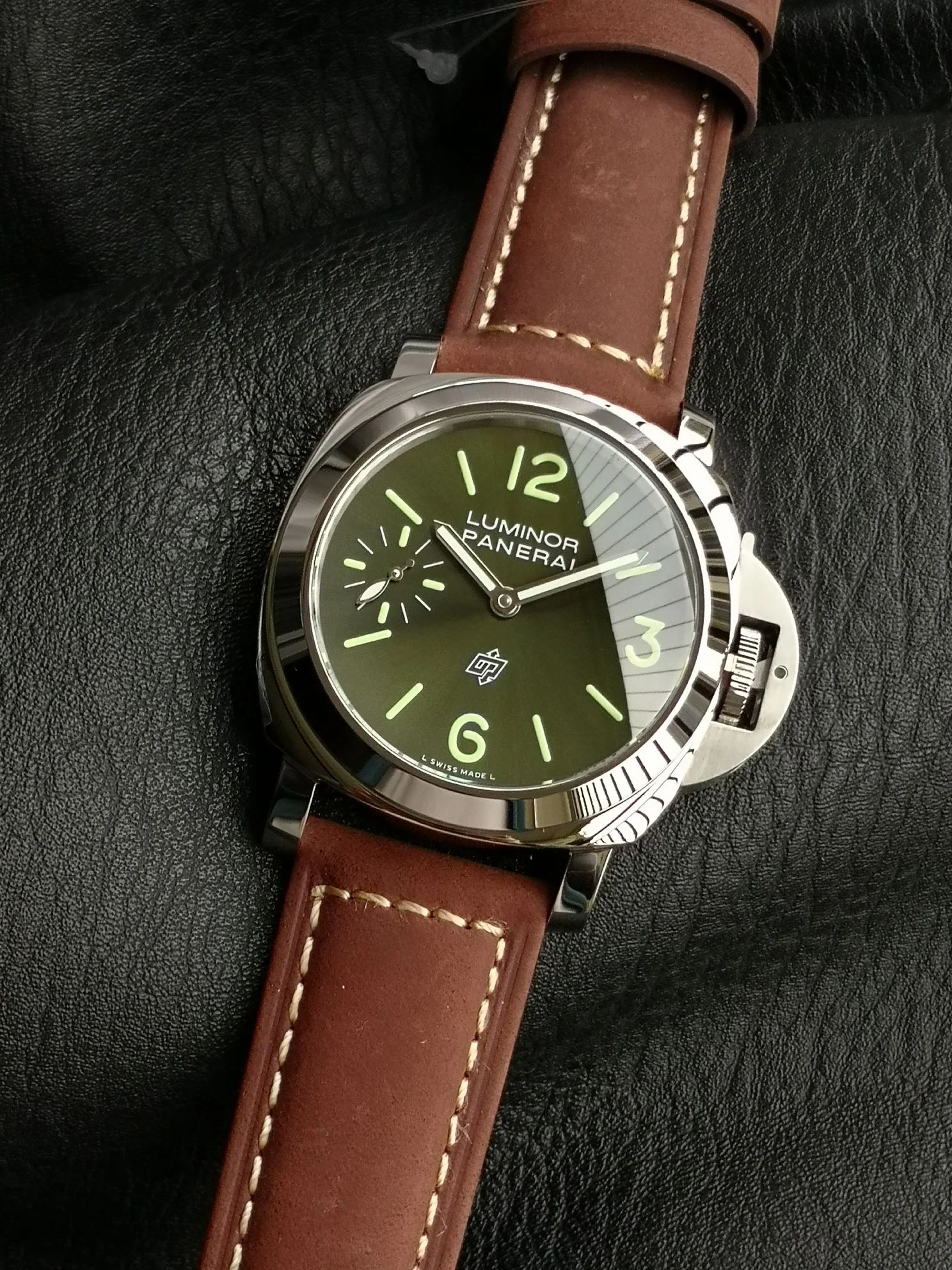 Panerai Luminor PAM01624 — photographed off the sweep