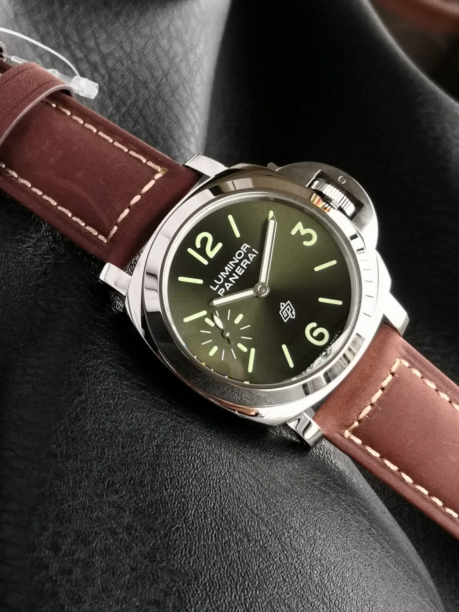 Panerai Luminor PAM01624 — photographed off the sweep