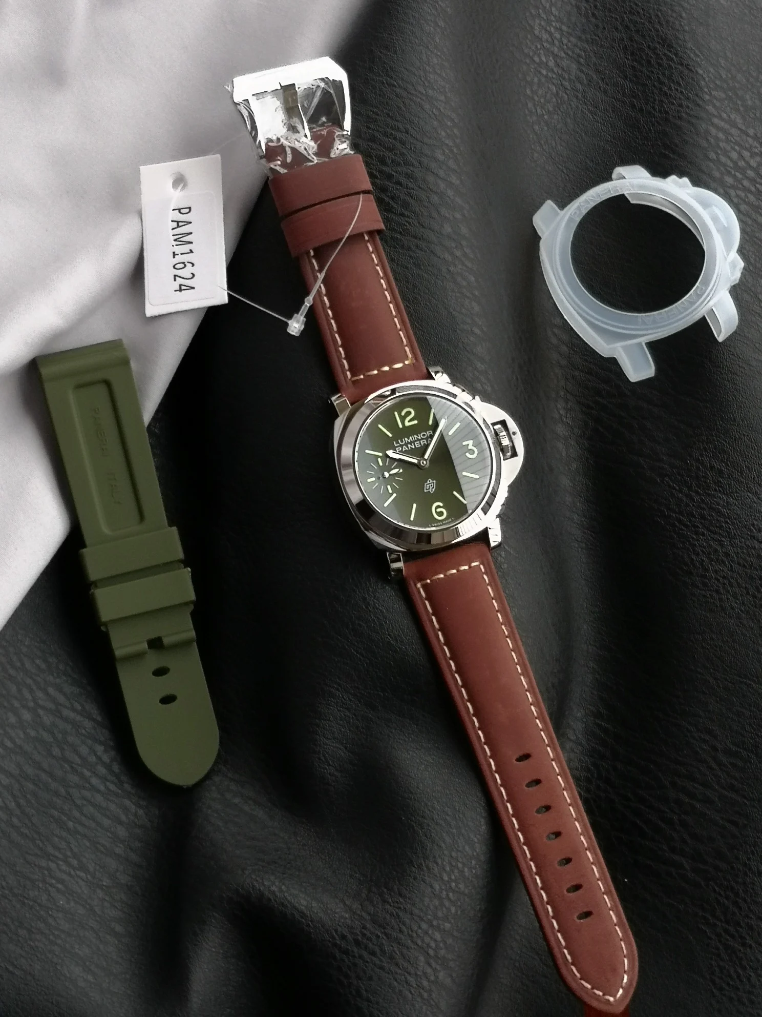 Panerai Luminor PAM01624 — photographed off the sweep