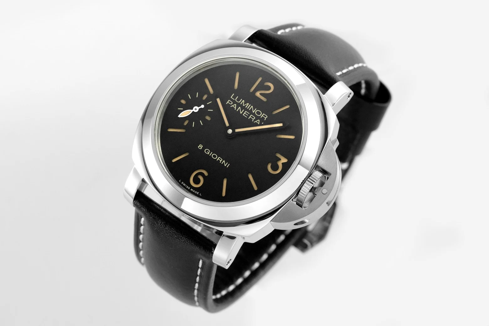 Panerai Luminor Steel Black Dial PAM01084 44mm — detail