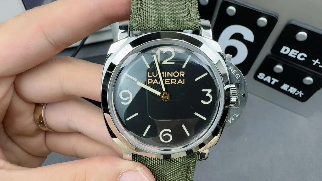 Panerai Manual 127 Brother Bubble — photographed off the sweep
