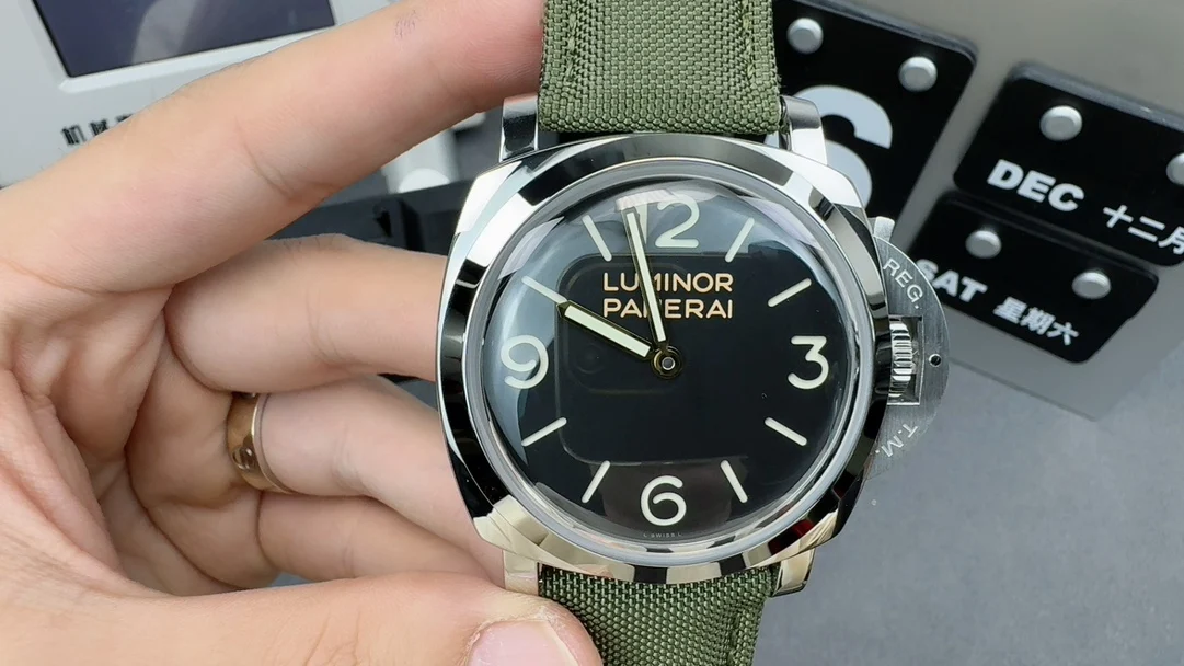 Panerai Manual 127 Brother Bubble — photographed off the sweep
