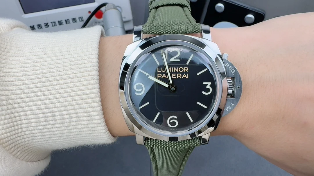 Panerai Manual 127 Brother Bubble — photographed off the sweep