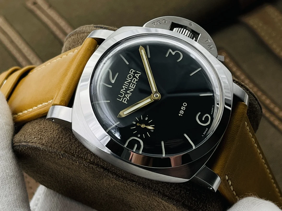 Panerai PAM00127 — photographed off the sweep