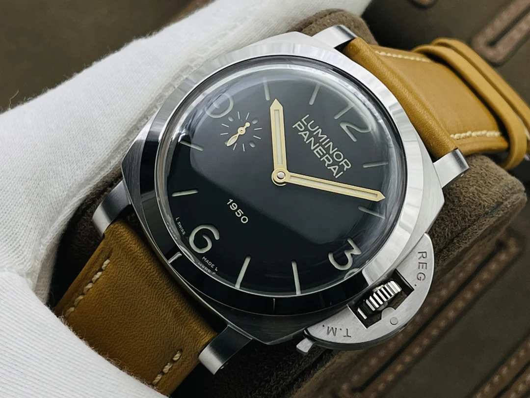 Panerai PAM00127 — photographed off the sweep