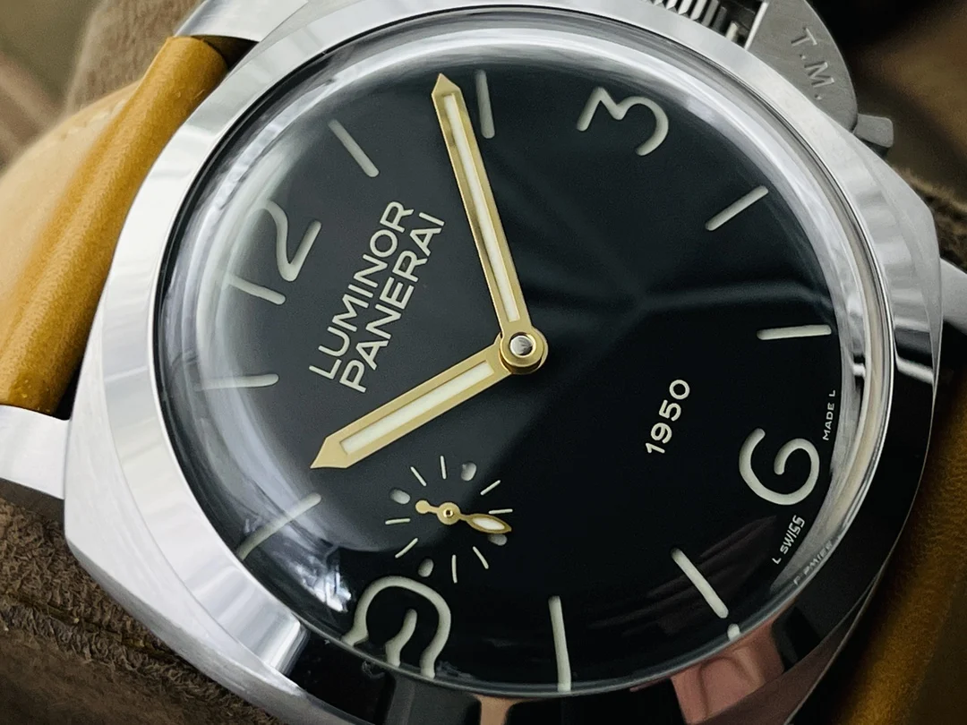 Panerai PAM00127 — photographed off the sweep