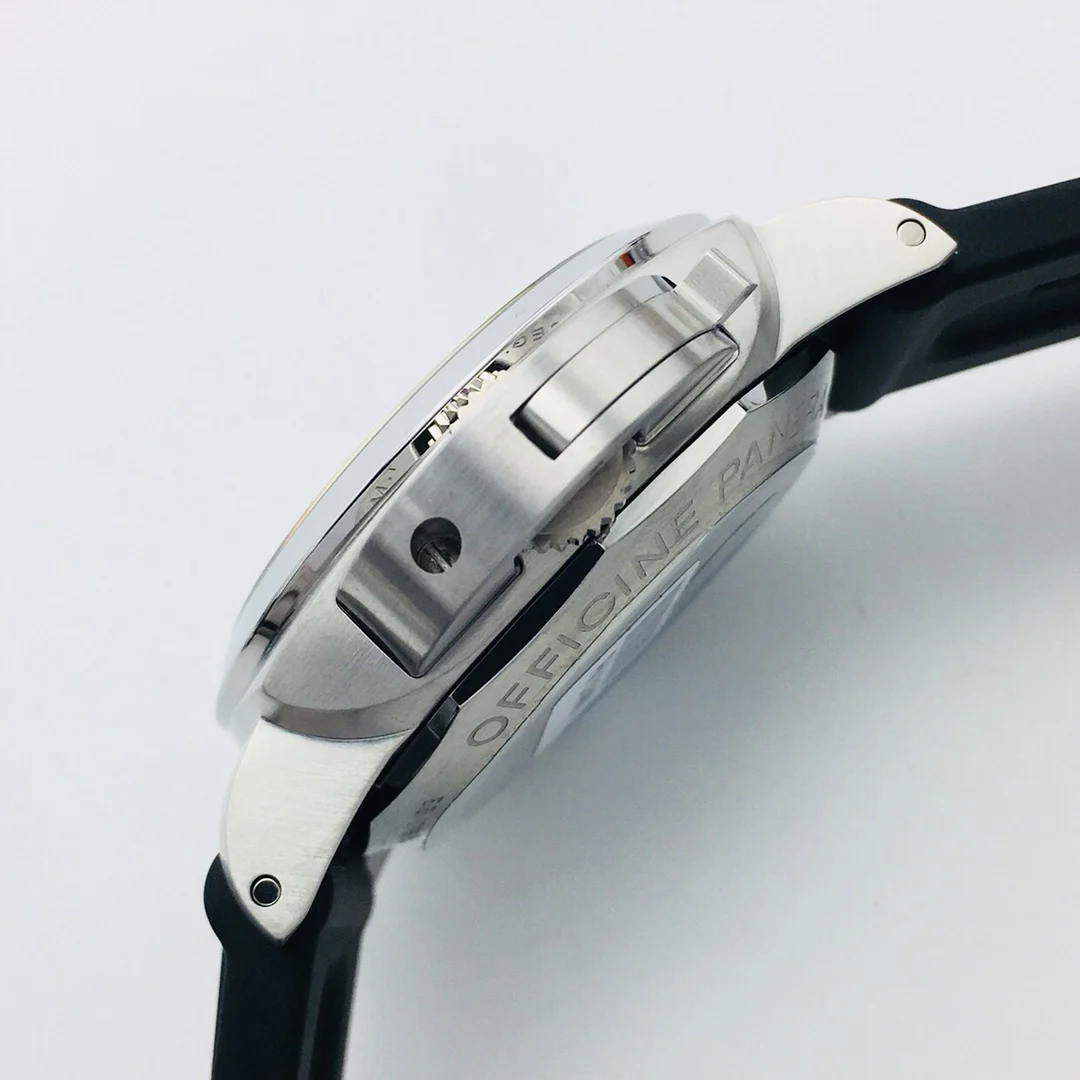 Panerai PAM00320 — photographed off the sweep