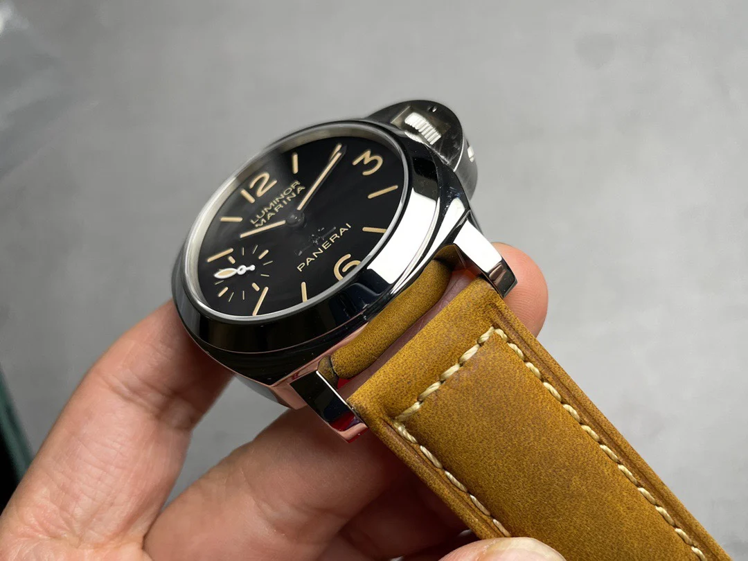 Panerai PAM00416 — photographed off the sweep