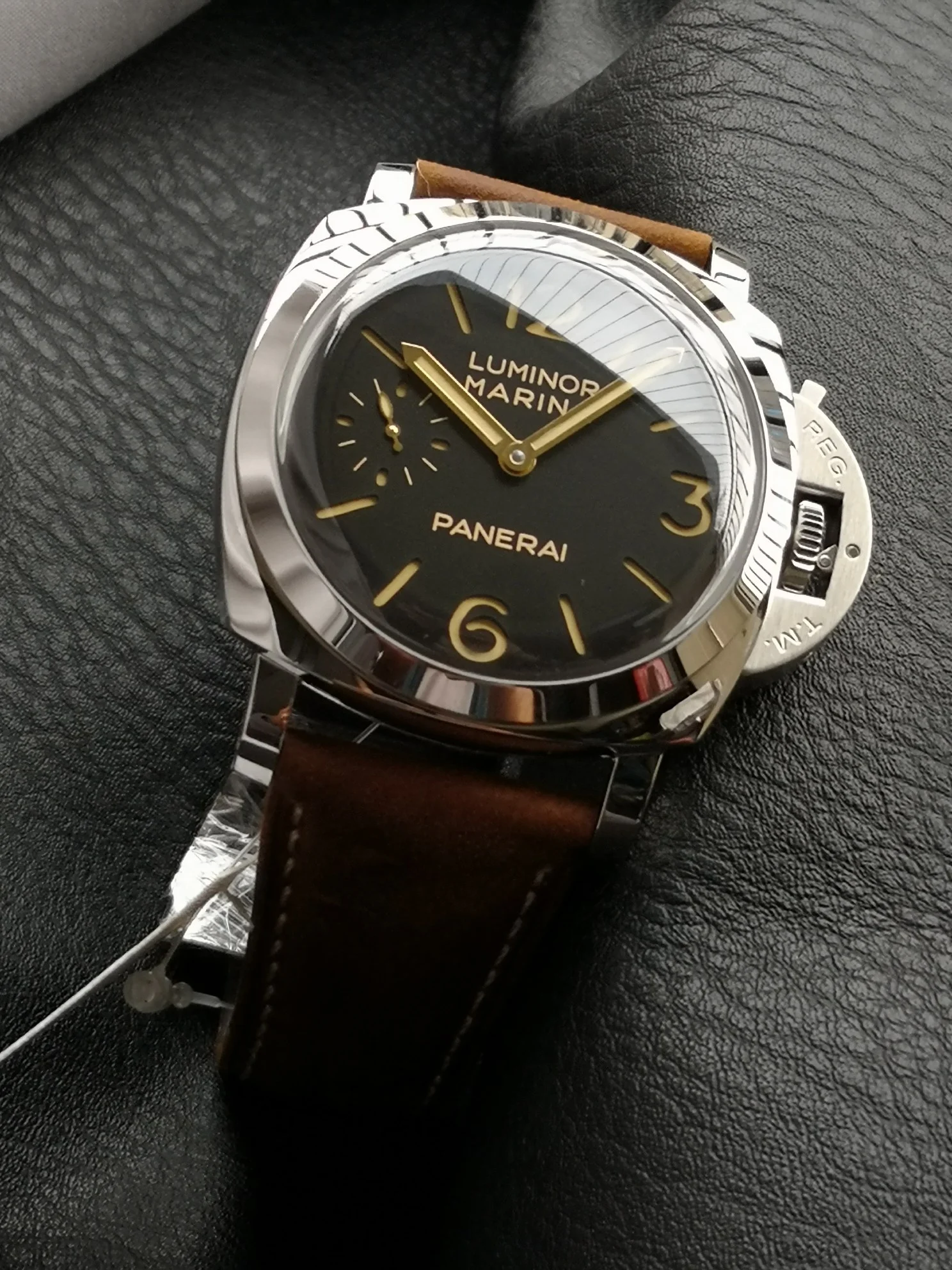 Panerai PAM00422 — photographed off the sweep