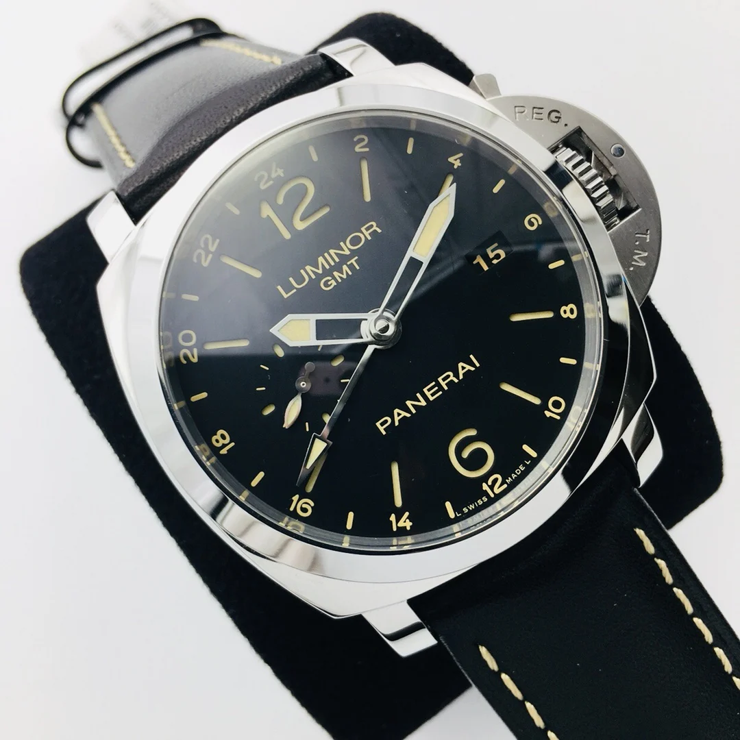 Panerai PAM00531 — photographed off the sweep