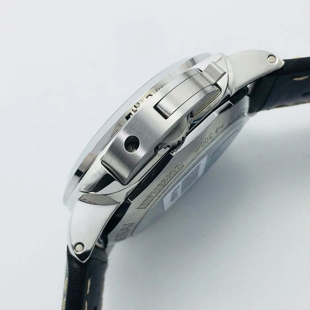 Panerai PAM00531 — photographed off the sweep