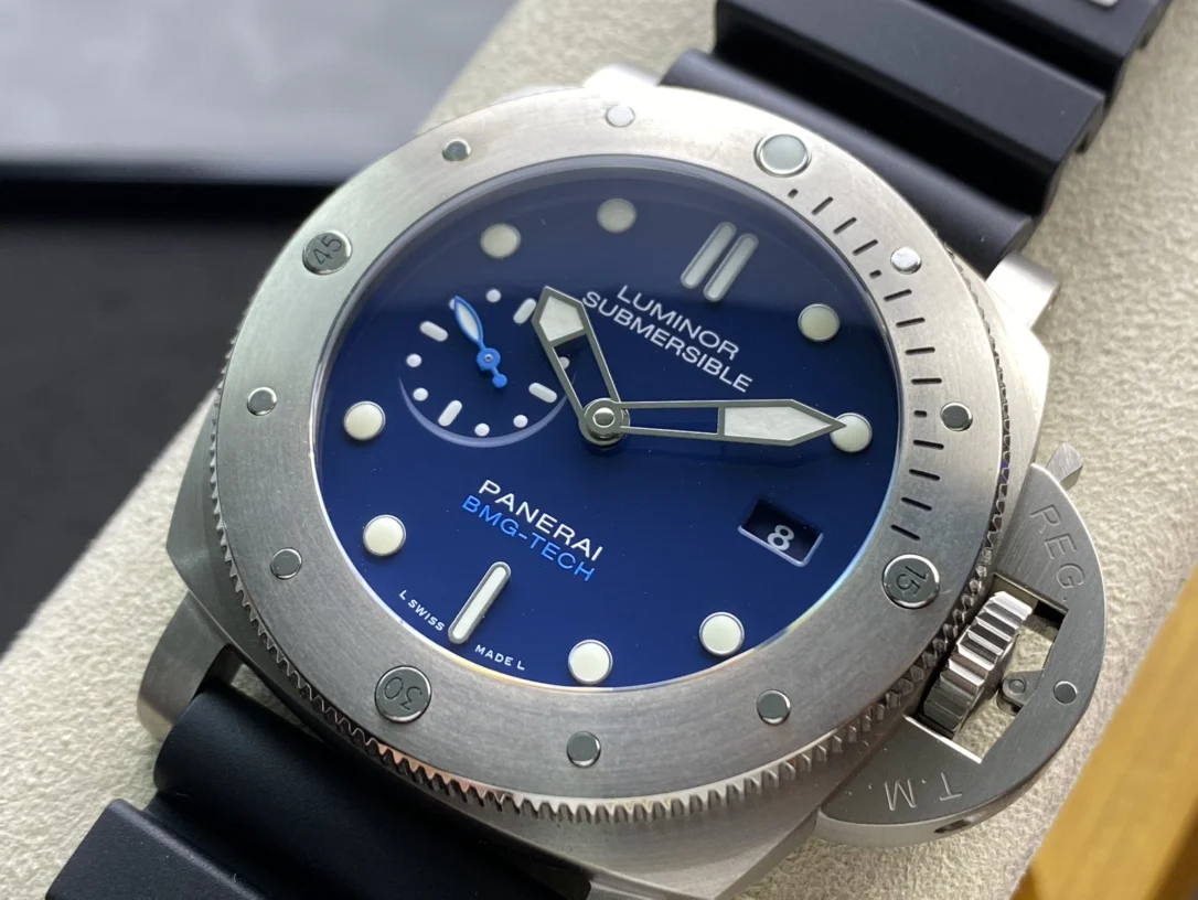 Panerai PAM00692 — photographed off the sweep