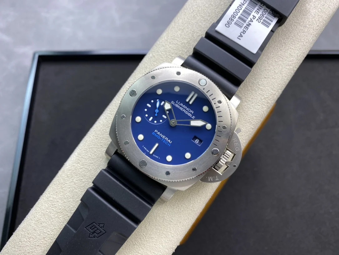 Panerai PAM00692 — photographed off the sweep