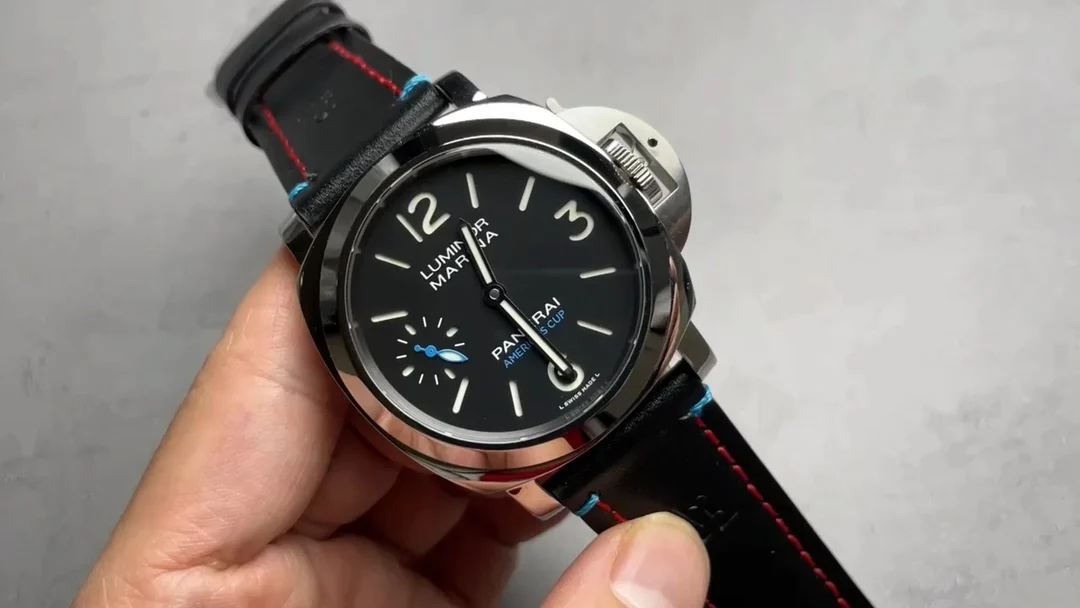 Panerai PAM00724 — photographed off the sweep