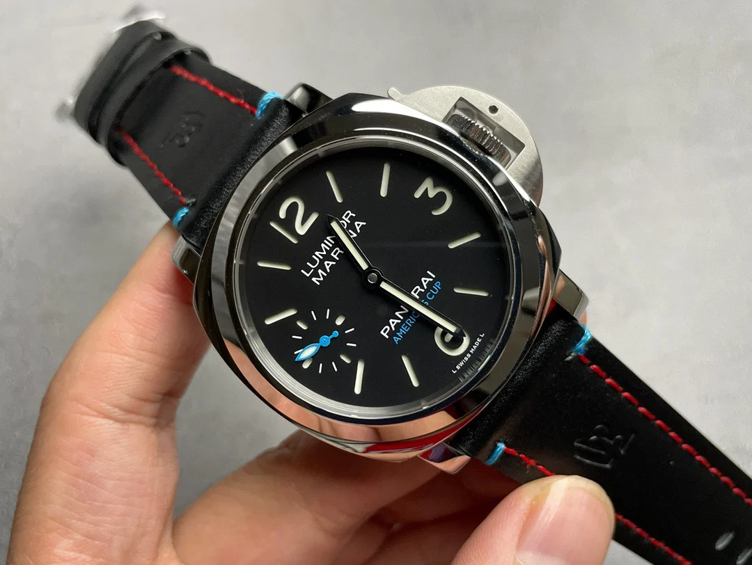 Panerai PAM00724 — photographed off the sweep