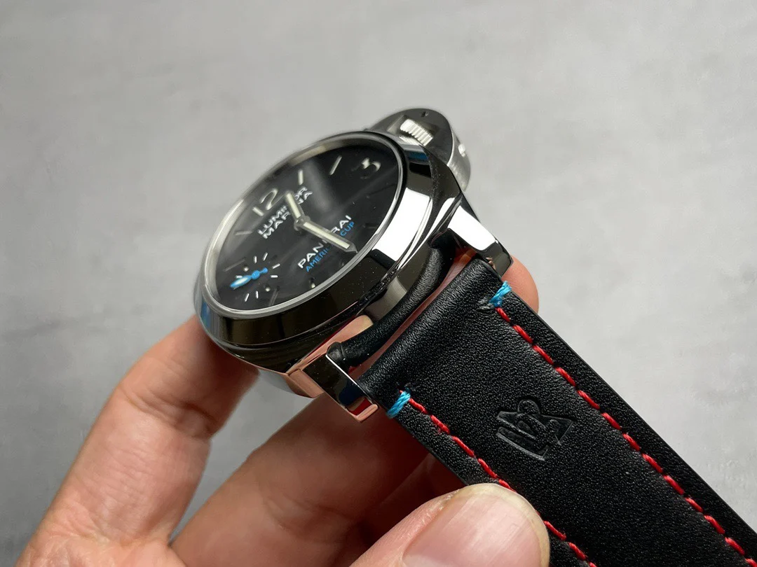 Panerai PAM00724 — photographed off the sweep
