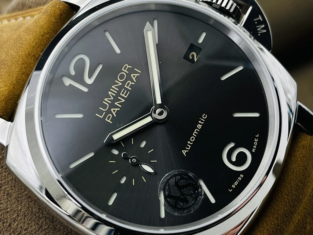 Panerai PAM00904 — photographed off the sweep