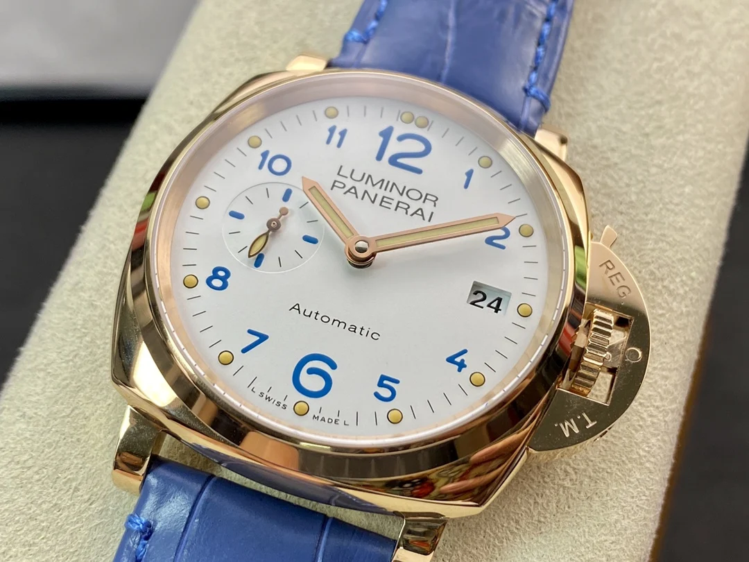 Panerai PAM00908 — photographed off the sweep