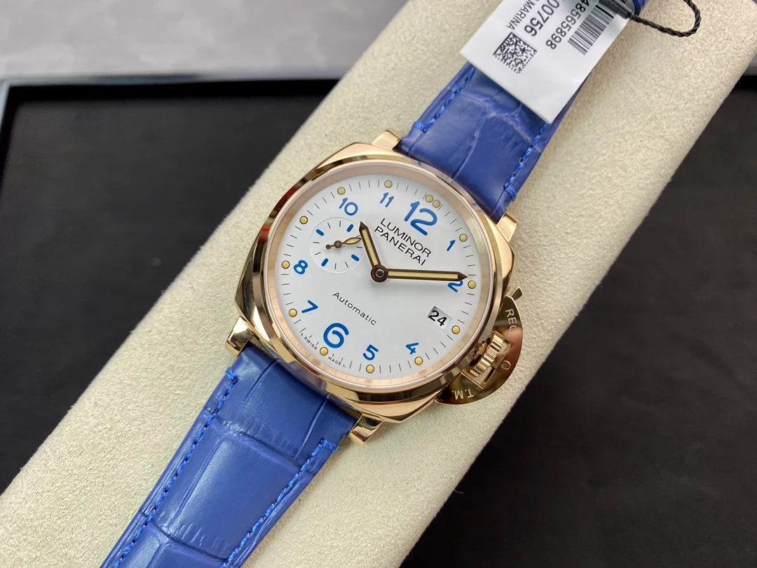 Panerai PAM00908 — photographed off the sweep