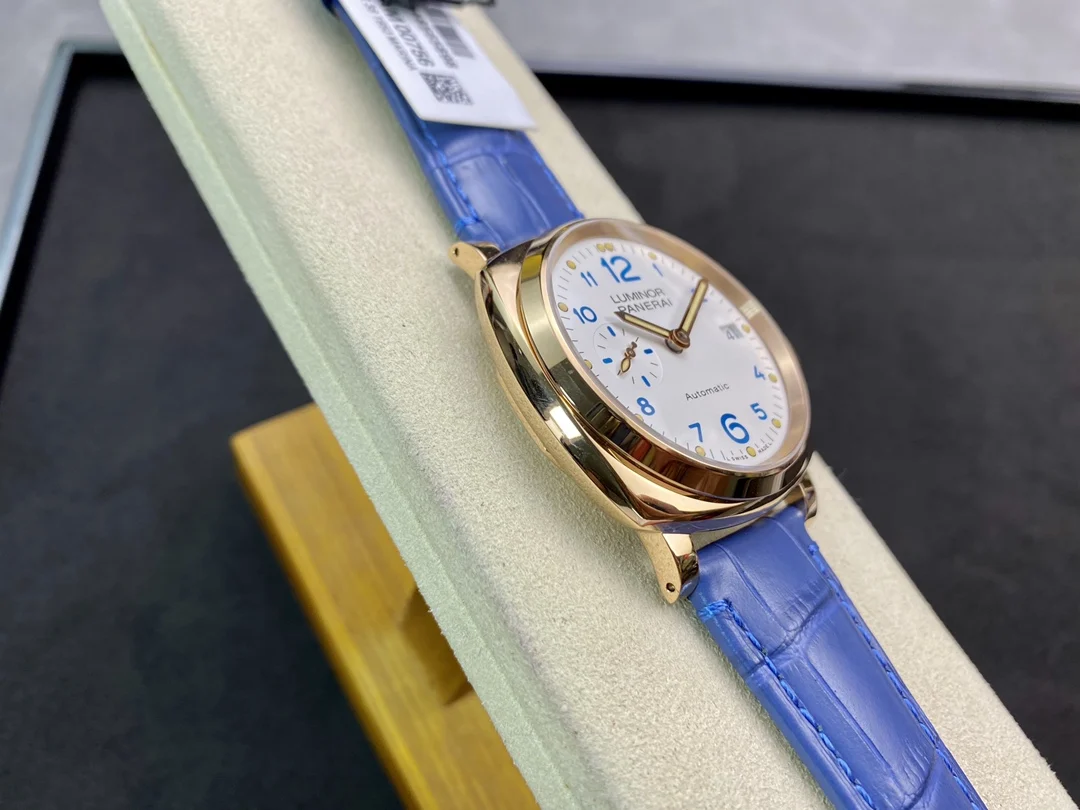 Panerai PAM00908 — photographed off the sweep