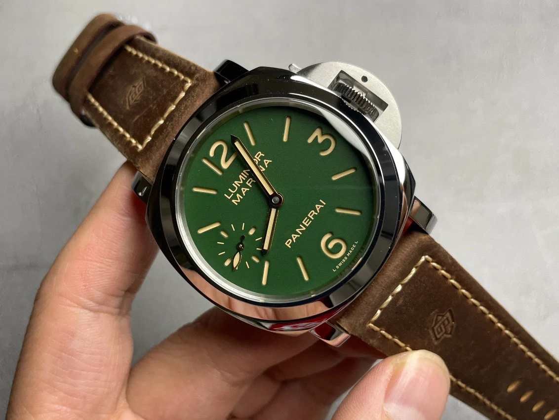 Panerai PAM00911 — photographed off the sweep