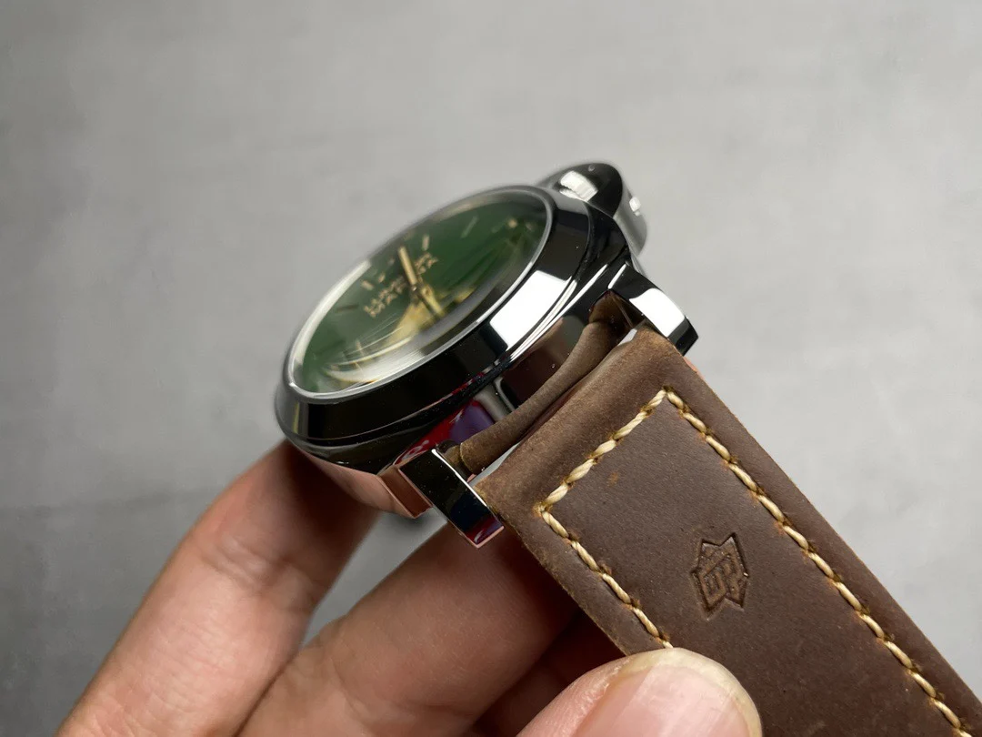 Panerai PAM00911 — photographed off the sweep