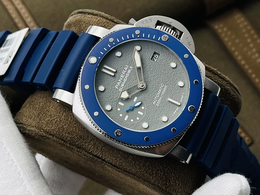 Panerai PAM00959 — photographed off the sweep